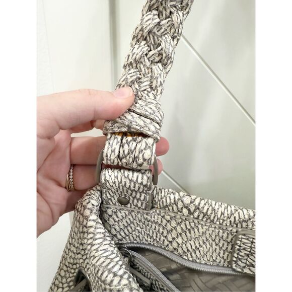 Cole Haan Medium Tote B23878 White Black Laury Cobra Purse Bag Snakeskin - Picture 6 of 9